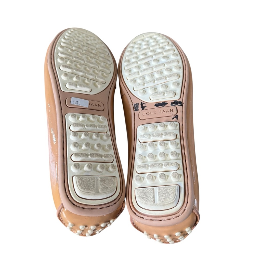 Cole Haan Women's Moccasins in Beige and Light Blue - Picture 4 of 4